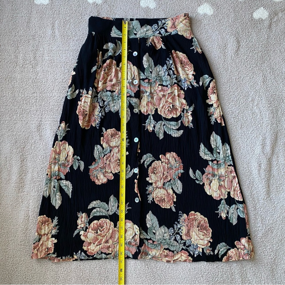 Vintage Essay Size 8 Black Pink Floral Midi Button Made in USA skirt